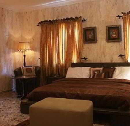 Charlies Place And Suites Lagos Dış mekan fotoğraf