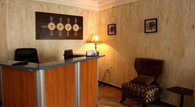 Charlies Place And Suites Lagos Dış mekan fotoğraf